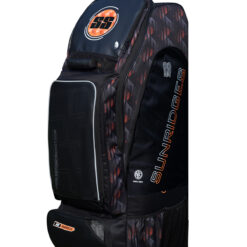 SS Players Duffle Wheelie Kit Bag